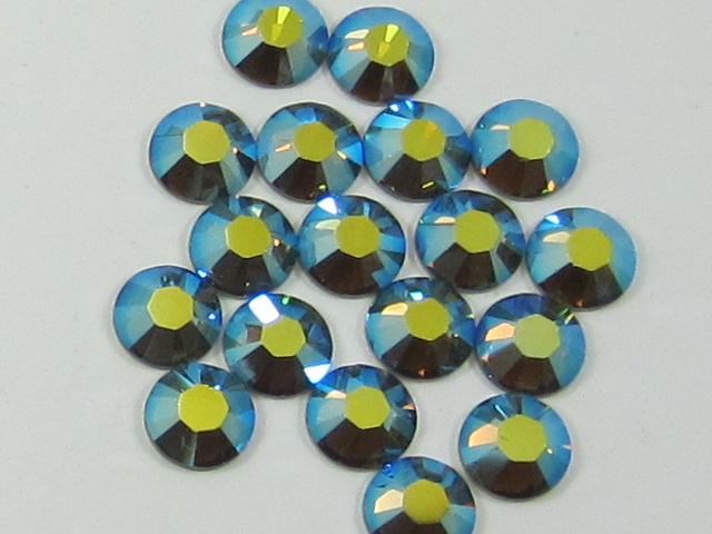 18 pcs. 34ss OLIVINE AB FLATBACK European Rhinestones